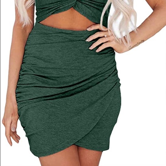 Dress - Picture 3 of 10